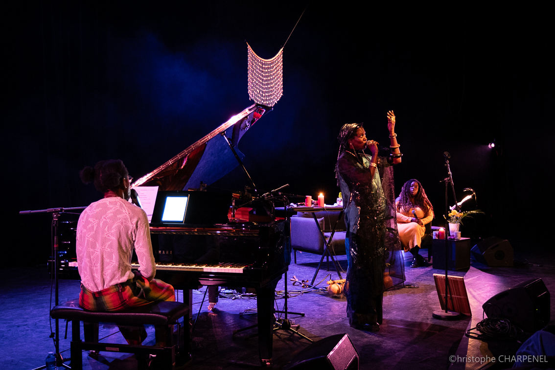 cyndi pooch, kiyémis, ariel tintar